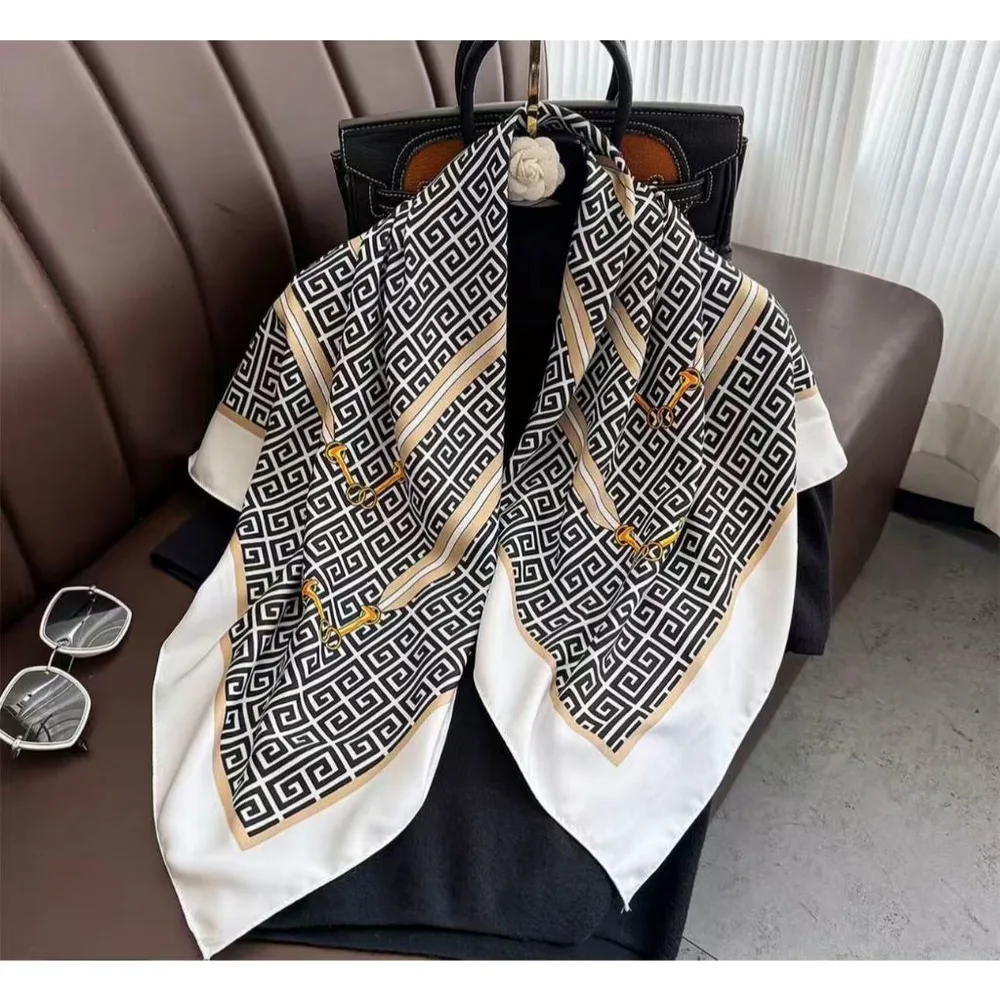 Lenço de Seda Luxo Feminino 90x90cm – Leve, Versátil e Sofisticado para Qualquer Look