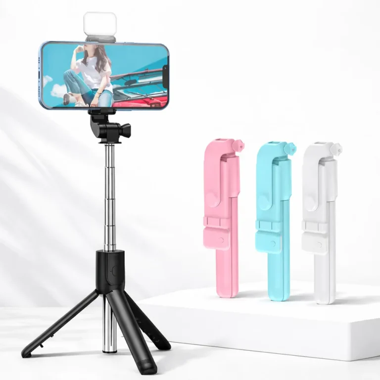 Pau de Selfie com Luz LED e Controle Remoto Bluetooth Tripé Dobrável para Smartphone 74cm